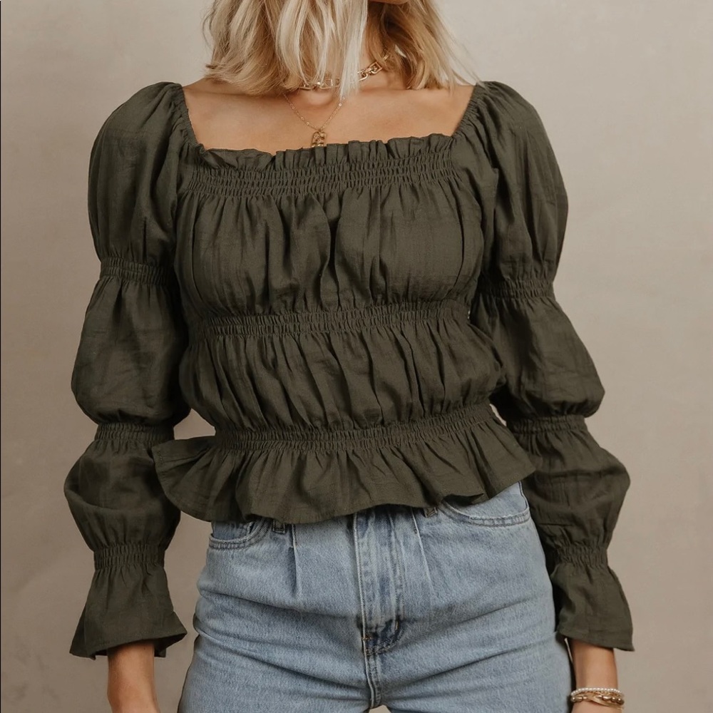 Bohme Olive green peasant top. NWT